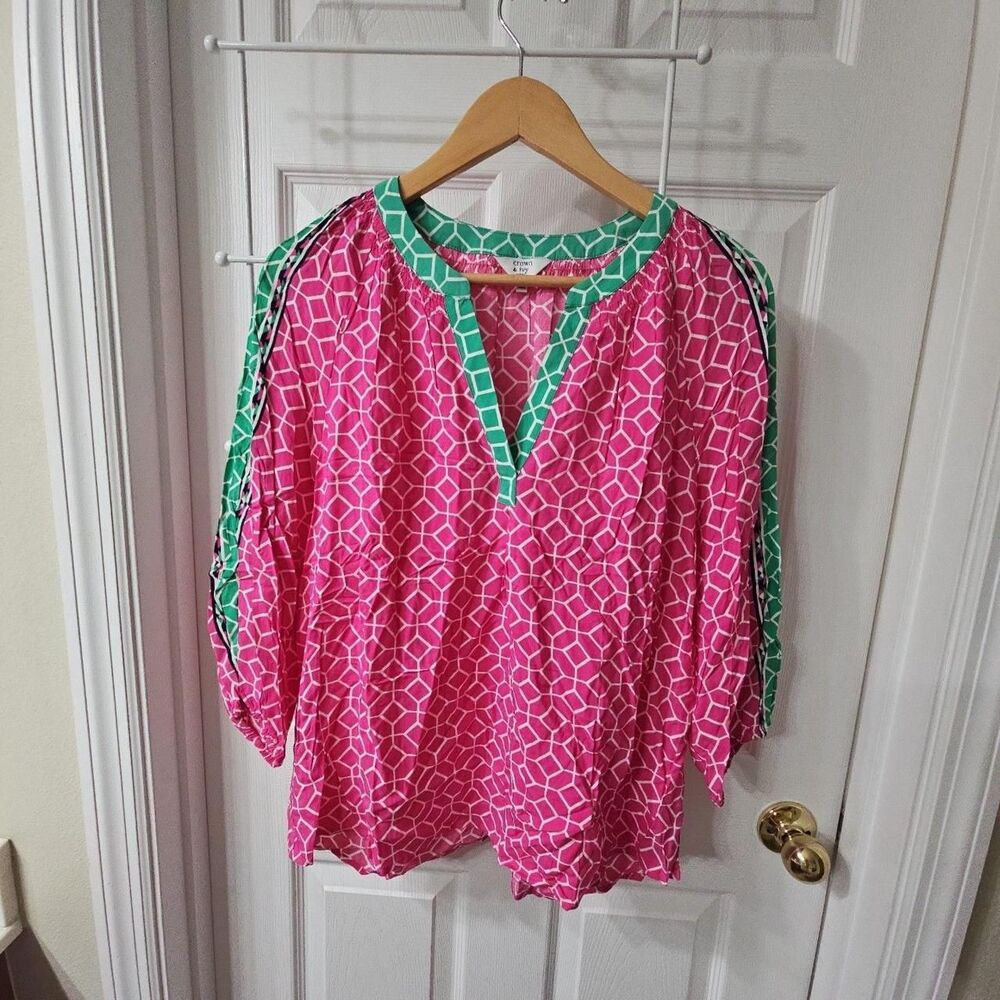 Crown & Ivy Blouse Size PL Pink Green Geometric Print PL